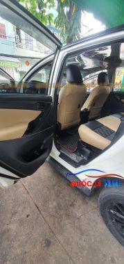 Xe Innova 2017 bọc giả da simili Malaysia phối kem đen