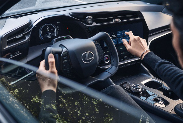 Độ vô lăng ô tô: Nên hay không nên?