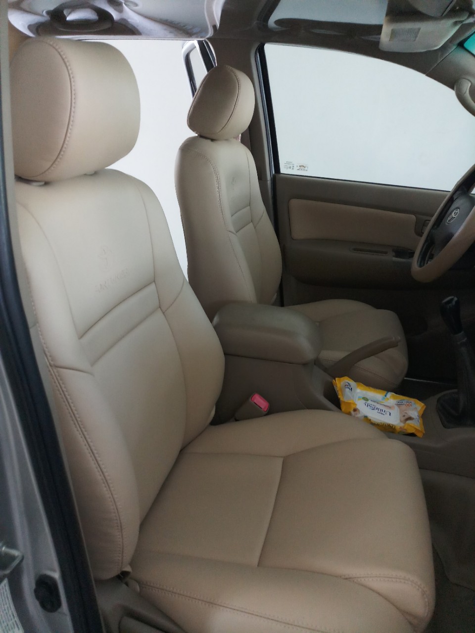 Bọc ghế da xe Toyota Fortuner 2013 bọc da nhân tao cao cấp.