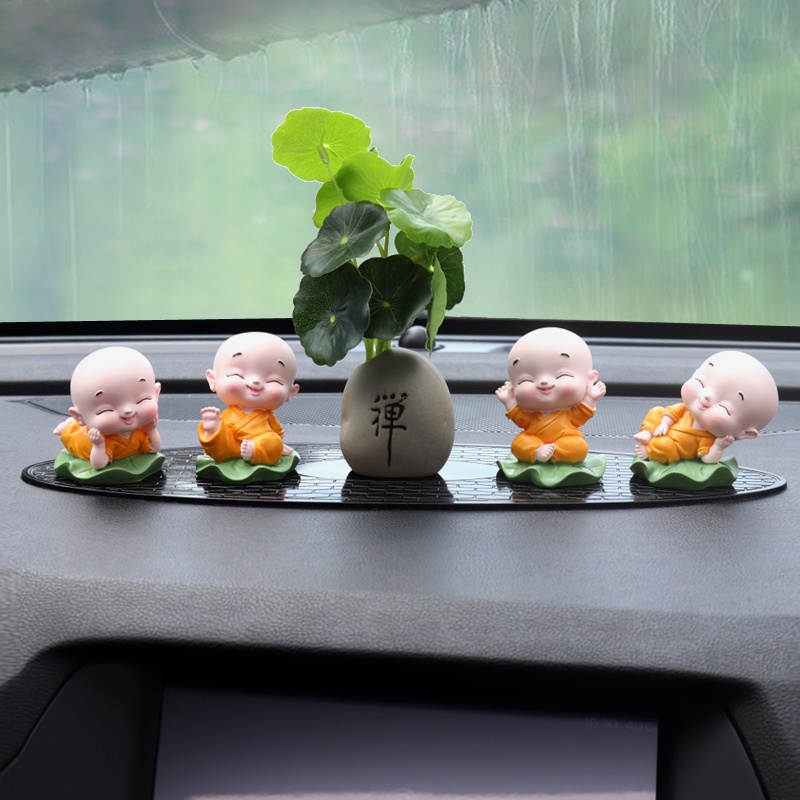 Phụ kiện trang tr&iacute; oto