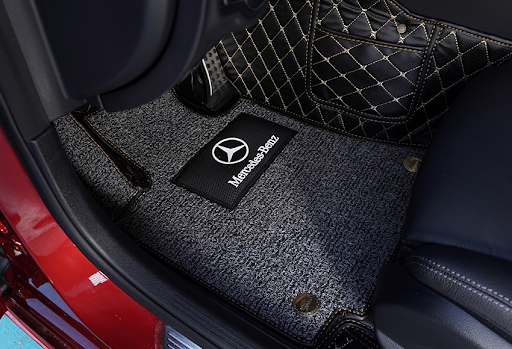 trang bị đồ chơi cho xe hơi: thảm l&oacute;t s&agrave;n