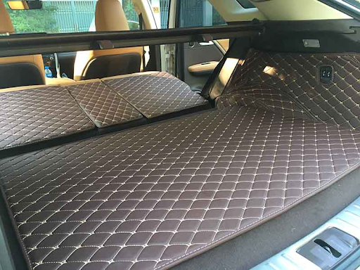 thảm l&oacute;t cốp: trang bị đồ chơi cho xe hơi